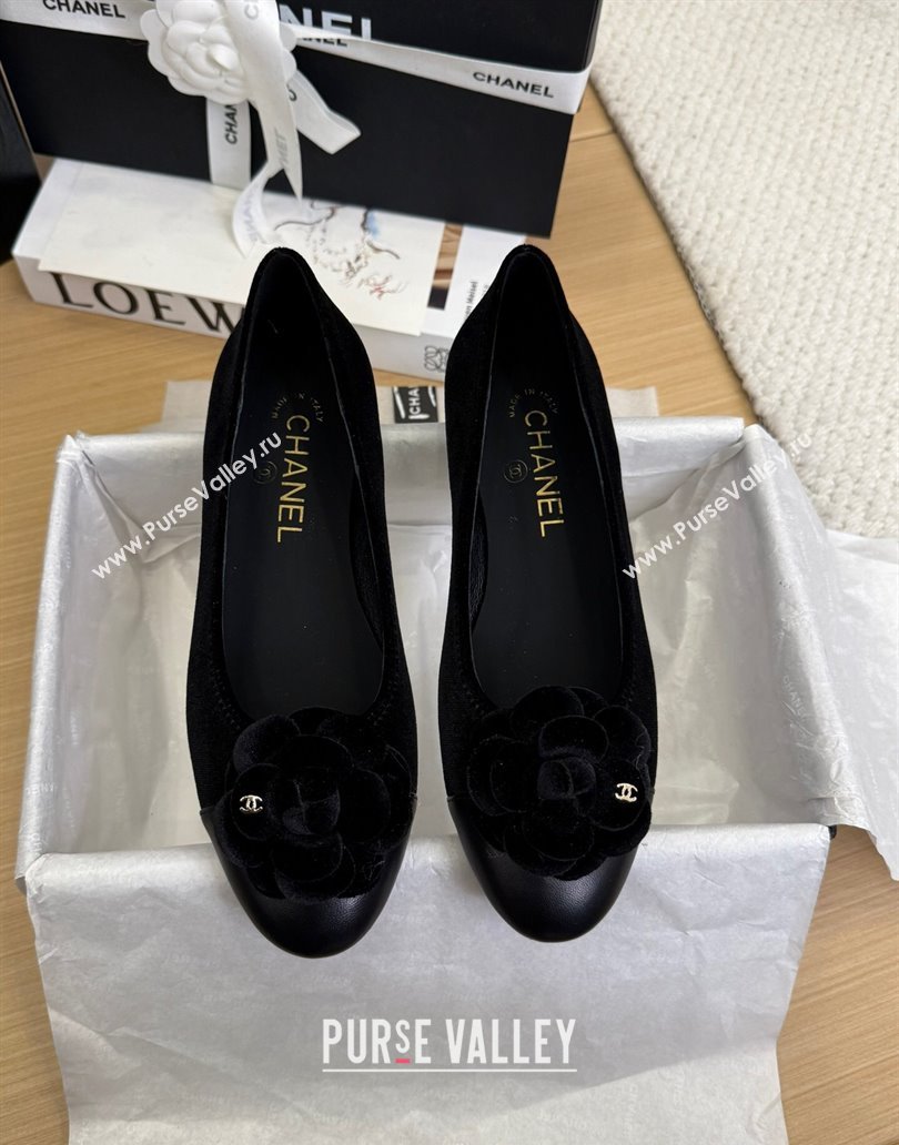 Chanel Velvet Ballet Flats with Camellia Bloom Charm Black 2025 CH101716 (MD-250415147)