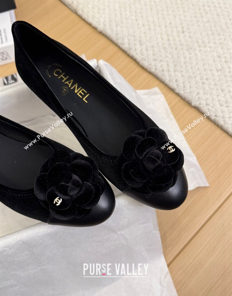 Chanel Velvet Ballet Flats with Camellia Bloom Charm Black 2025 CH101716 (MD-250415147)