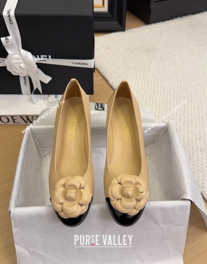 Chanel Lambskin Patent Calfskin Pumps with Camellia Bloom Charm Apricot 2025 CH101716 (MD-250415151)