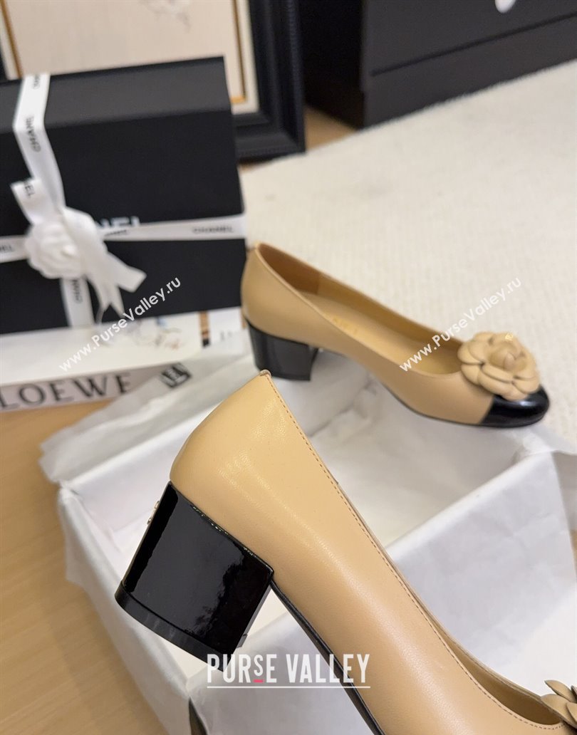 Chanel Lambskin Patent Calfskin Pumps with Camellia Bloom Charm Apricot 2025 CH101716 (MD-250415151)