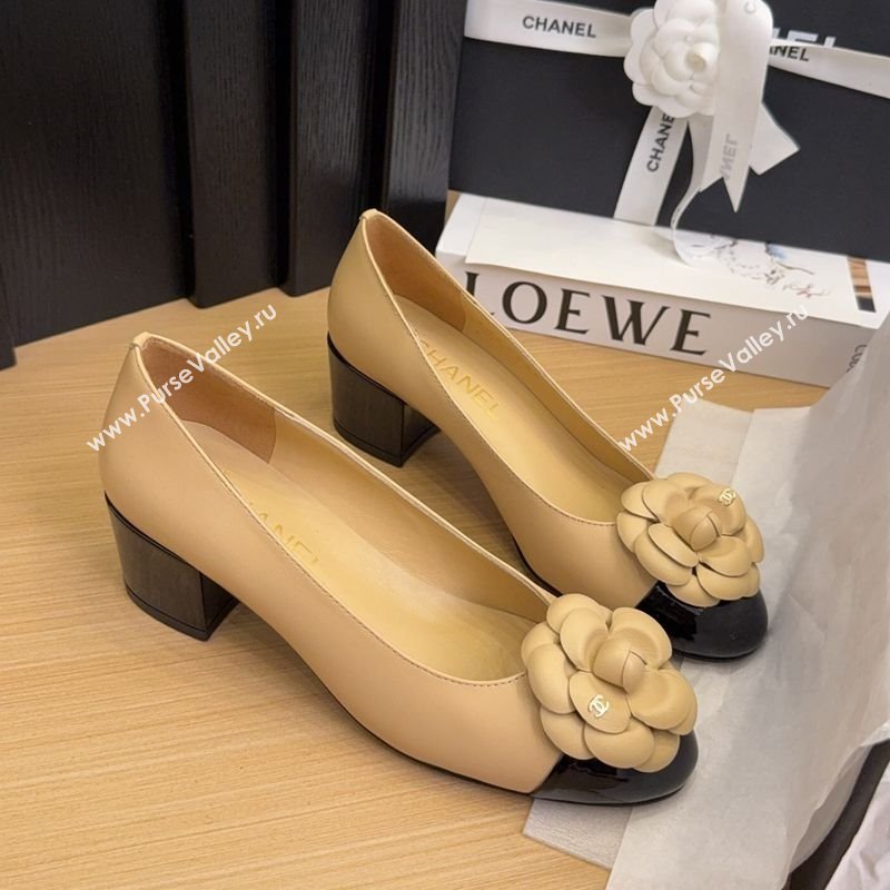 Chanel Lambskin Patent Calfskin Pumps with Camellia Bloom Charm Apricot 2025 CH101716 (MD-250415151)