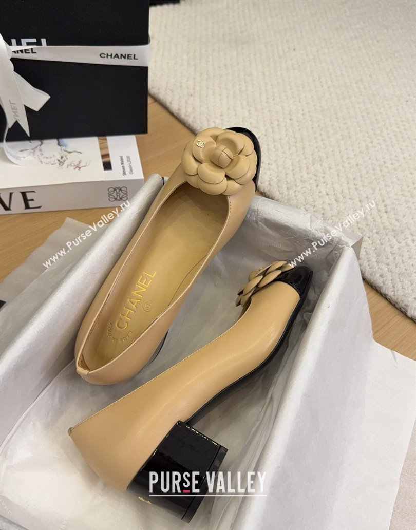 Chanel Lambskin Patent Calfskin Pumps with Camellia Bloom Charm Apricot 2025 CH101716 (MD-250415151)