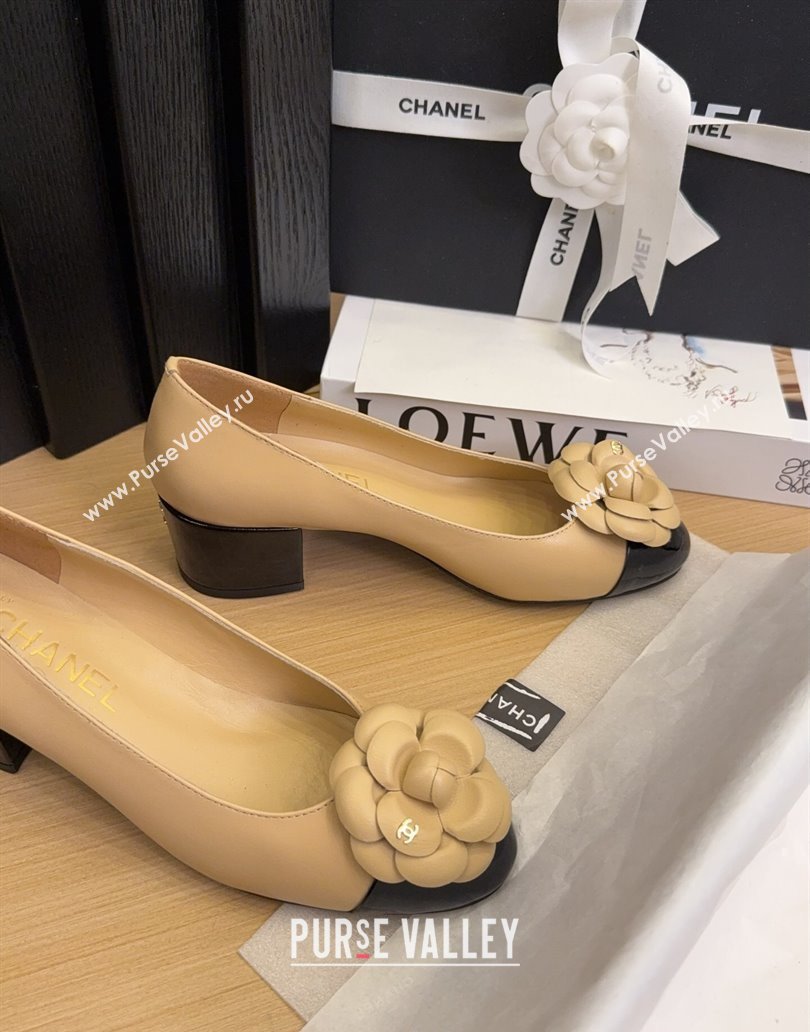 Chanel Lambskin Patent Calfskin Pumps with Camellia Bloom Charm Apricot 2025 CH101716 (MD-250415151)