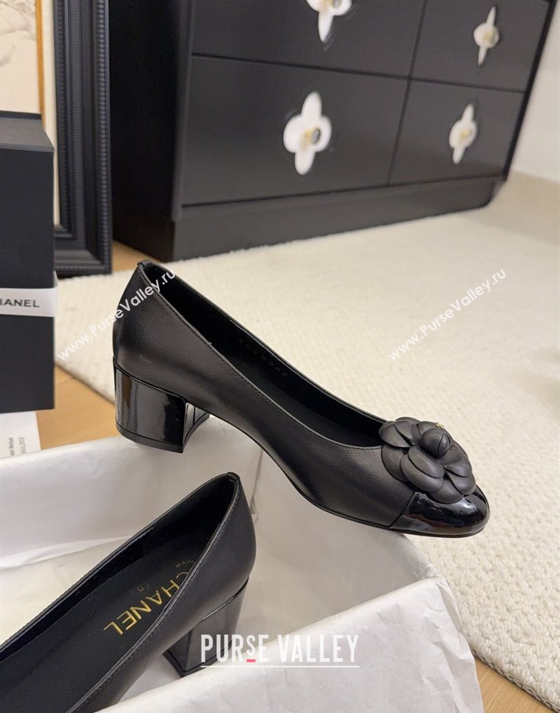 Chanel Lambskin Patent Calfskin Pumps with Camellia Bloom Charm Black 2025 CH101716 (MD-250415153)