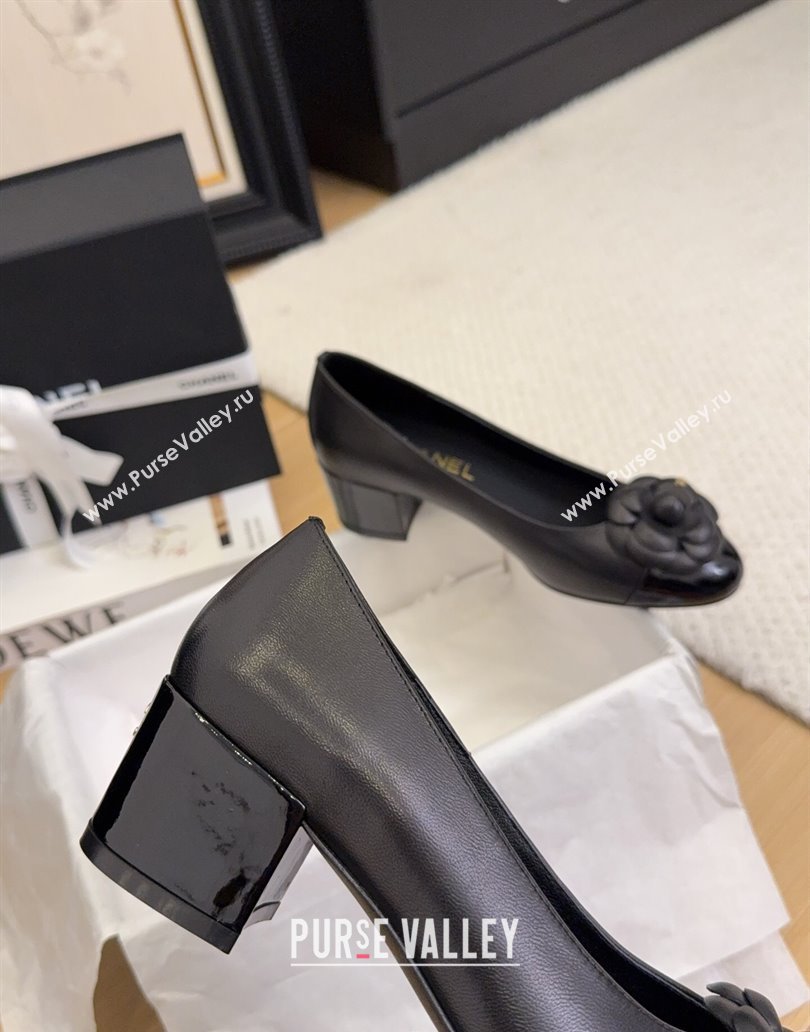 Chanel Lambskin Patent Calfskin Pumps with Camellia Bloom Charm Black 2025 CH101716 (MD-250415153)