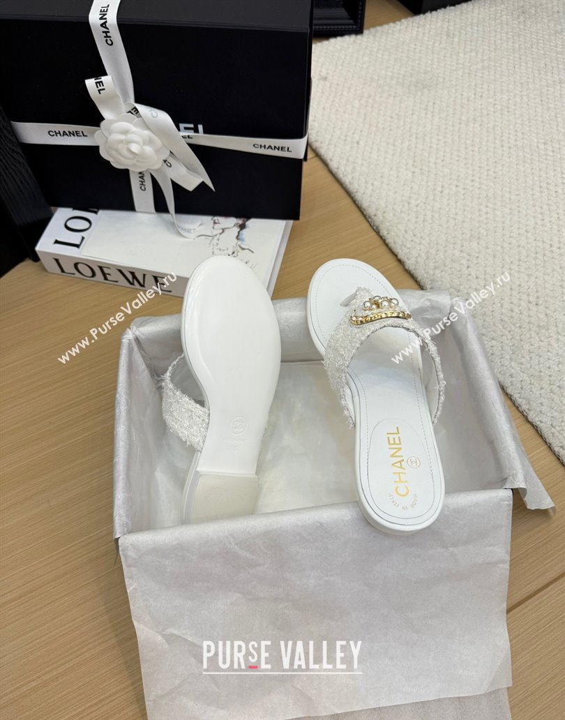 Chanel Tweed Flat Slide Sandals with Circle Charm White 2025 CH041603 (MD-250416028)