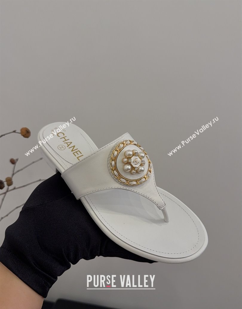 Chanel Calfskin Flat Slide Sandals with Circle Charm White 2025 CH041603 (MD-250416029)