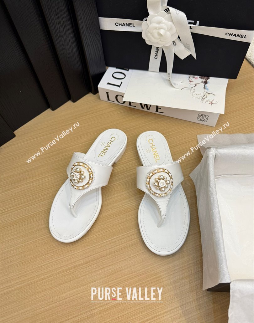Chanel Calfskin Flat Slide Sandals with Circle Charm White 2025 CH041603 (MD-250416029)