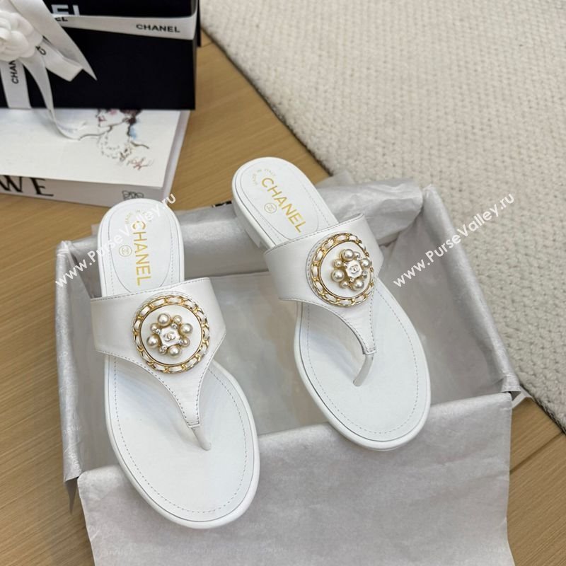 Chanel Calfskin Flat Slide Sandals with Circle Charm White 2025 CH041603 (MD-250416029)