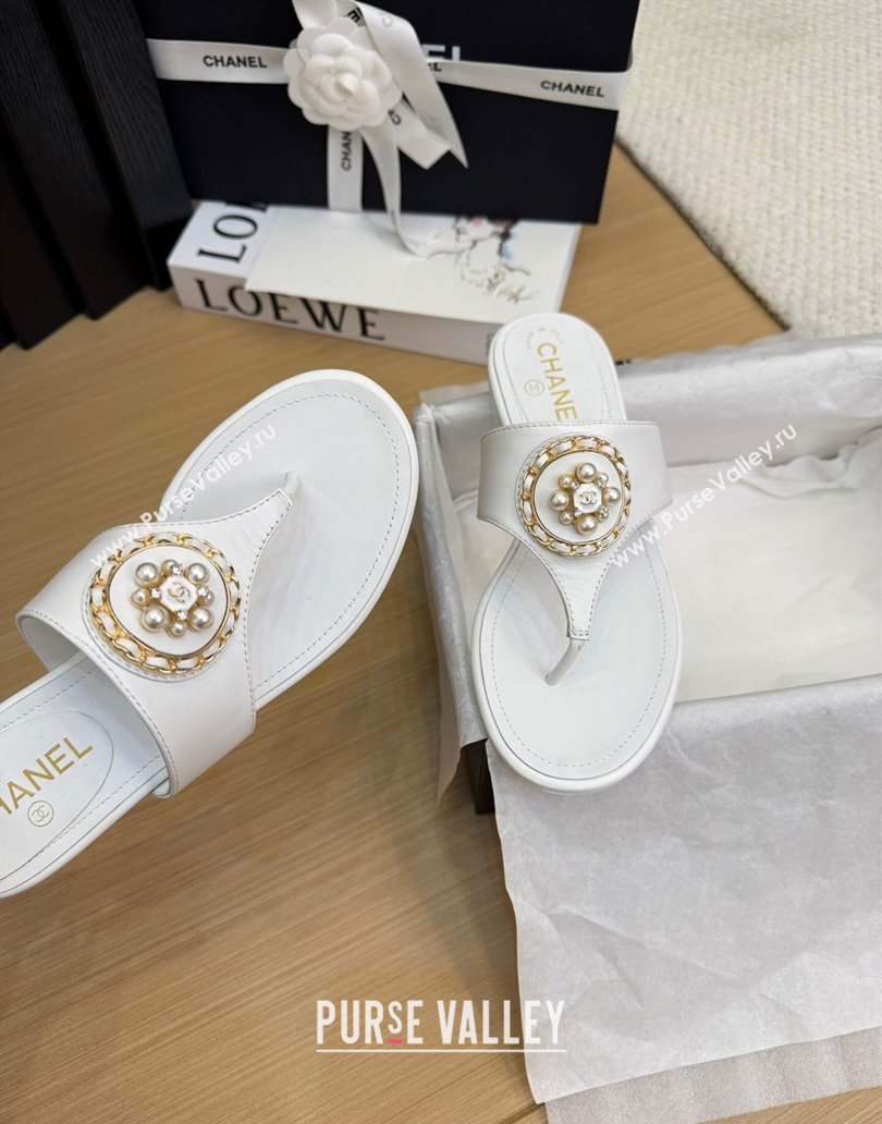 Chanel Calfskin Flat Slide Sandals with Circle Charm White 2025 CH041603 (MD-250416029)