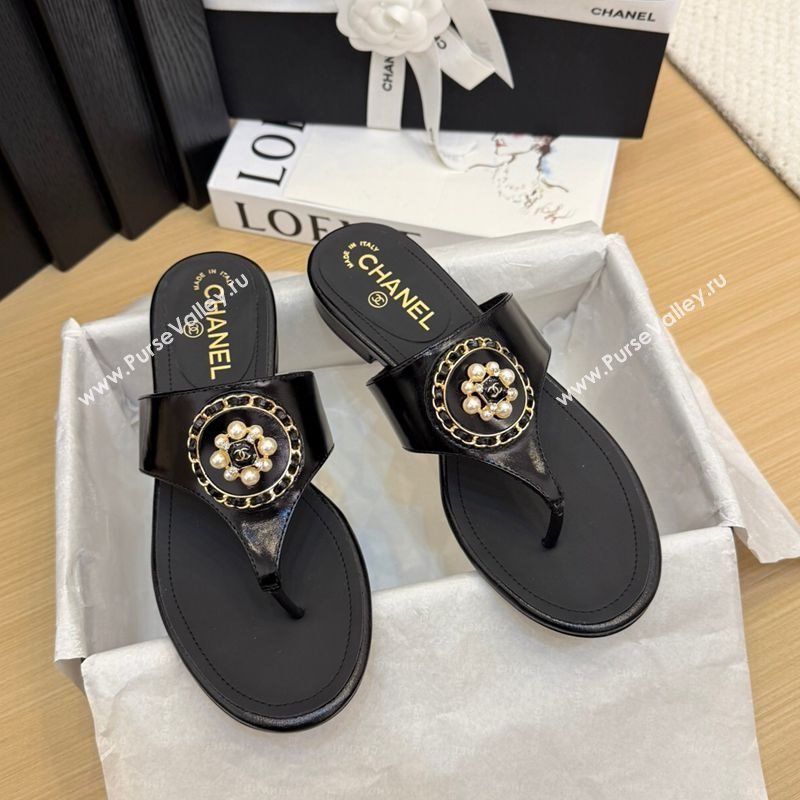 Chanel Calfskin Flat Slide Sandals with Circle Charm Black 2025 CH041603 (MD-250416030)