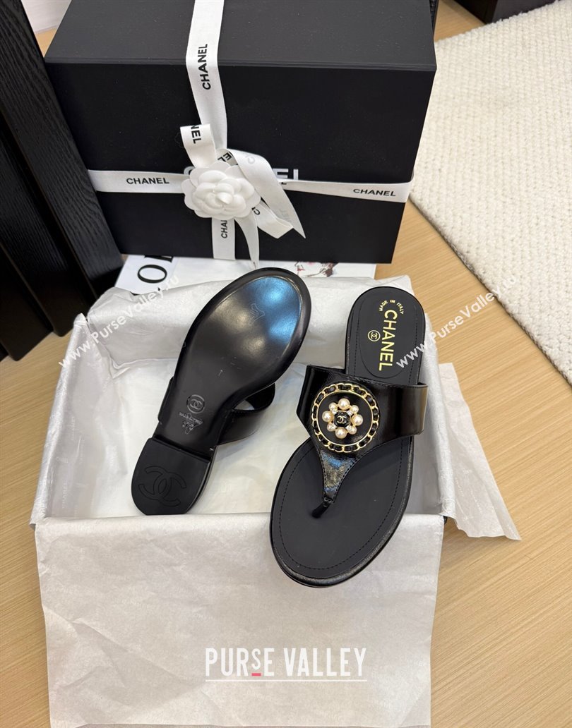 Chanel Calfskin Flat Slide Sandals with Circle Charm Black 2025 CH041603 (MD-250416030)