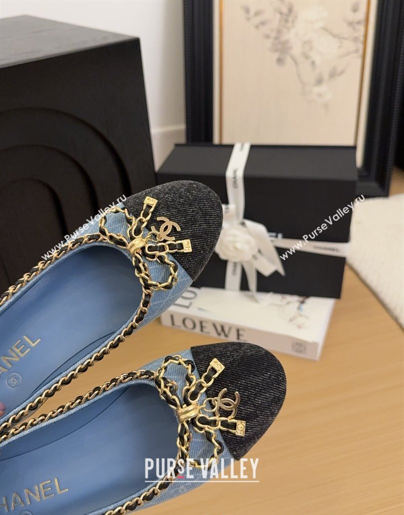 Chanel Quilted Denim Pumps with Chain Bow Light Blue 2025 CH041605 (MD-250416035)
