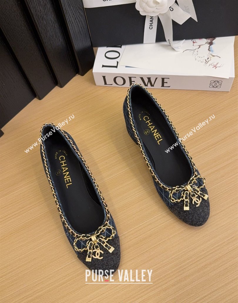 Chanel Quilted Denim Pumps with Chain Bow Dark Blue 2025 CH041605 (MD-250416037)