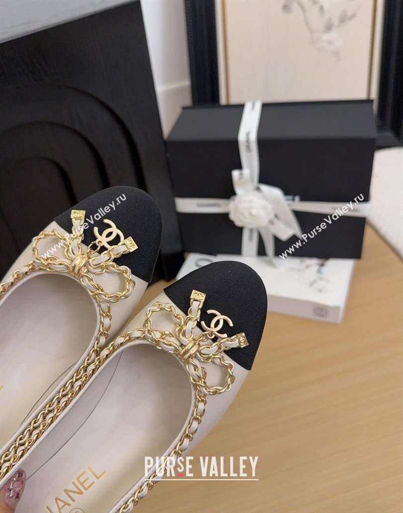 Chanel Calfskin Pumps with Chain Bow White 2025 CH041605 (MD-250416041)