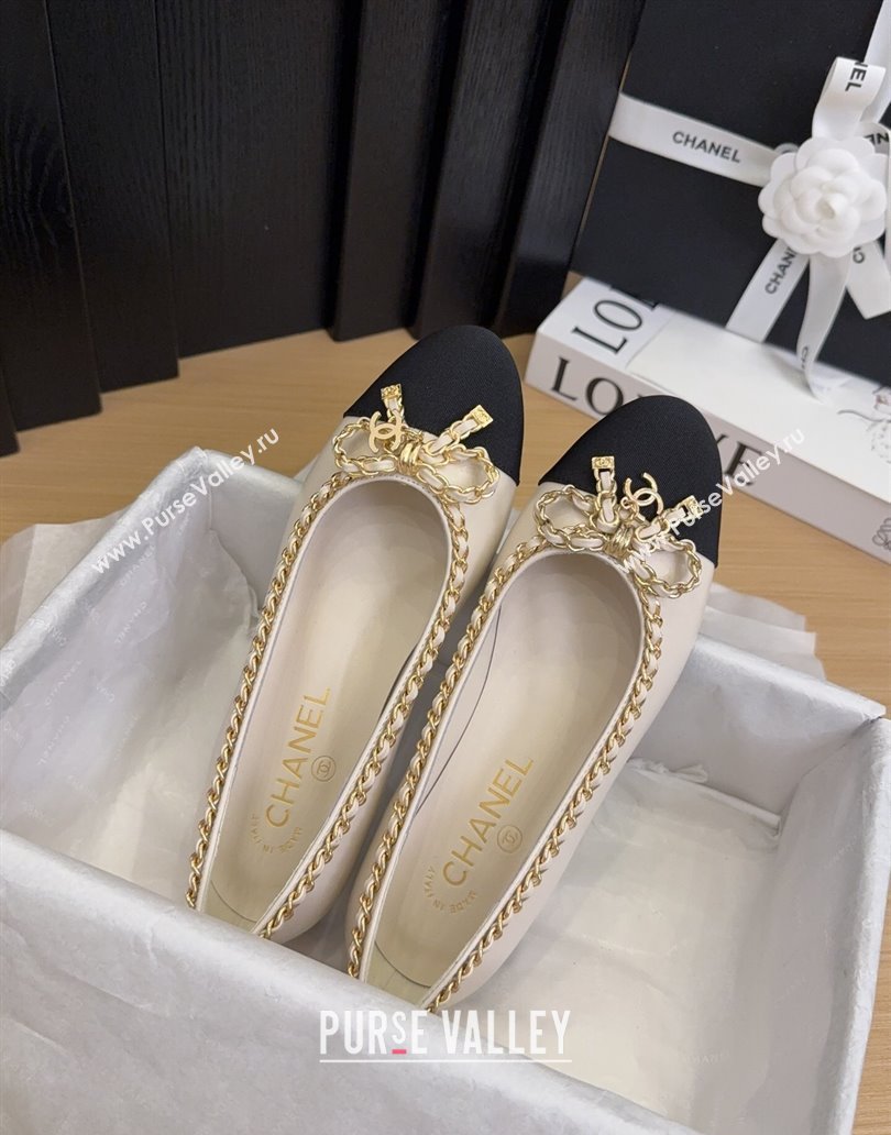 Chanel Calfskin Ballet Flats with Chain Bow White 2025 CH041605 (MD-250416044)