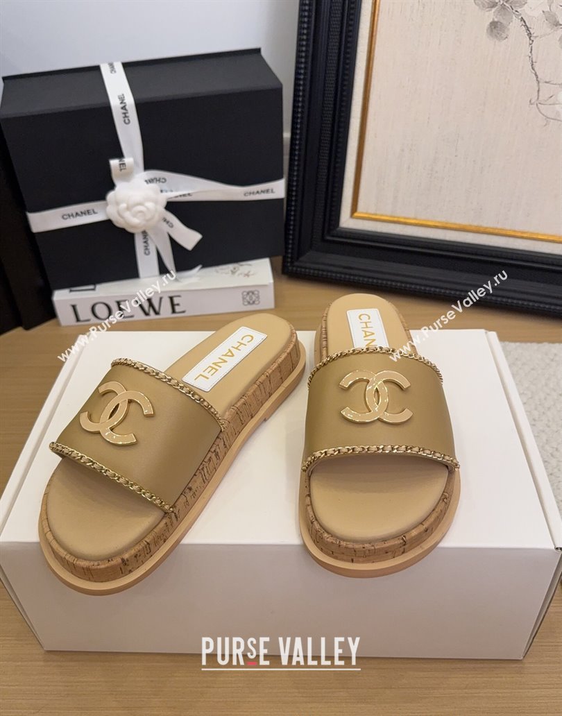 Chanel Leather Wood Flat Slides Sandal with Chain Beige 2025 CH041504 (MD-250415030)