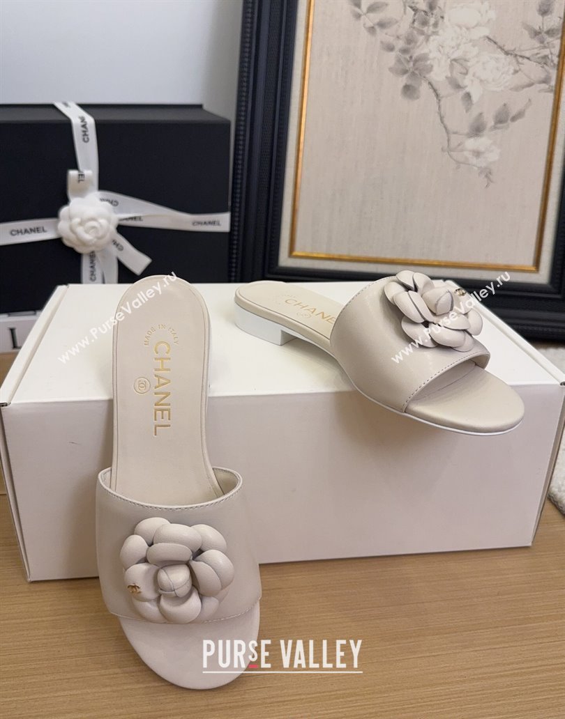 Chanel Lambskin Leather Flat Slides Sandal with Camellia White 2025 CH041505 (MD-250415035)
