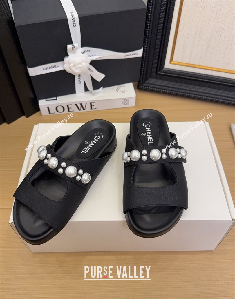 Chanel Calfskin Flat Slides Sandal with Pearls Black 2025 CH041501 (MD-250415018)