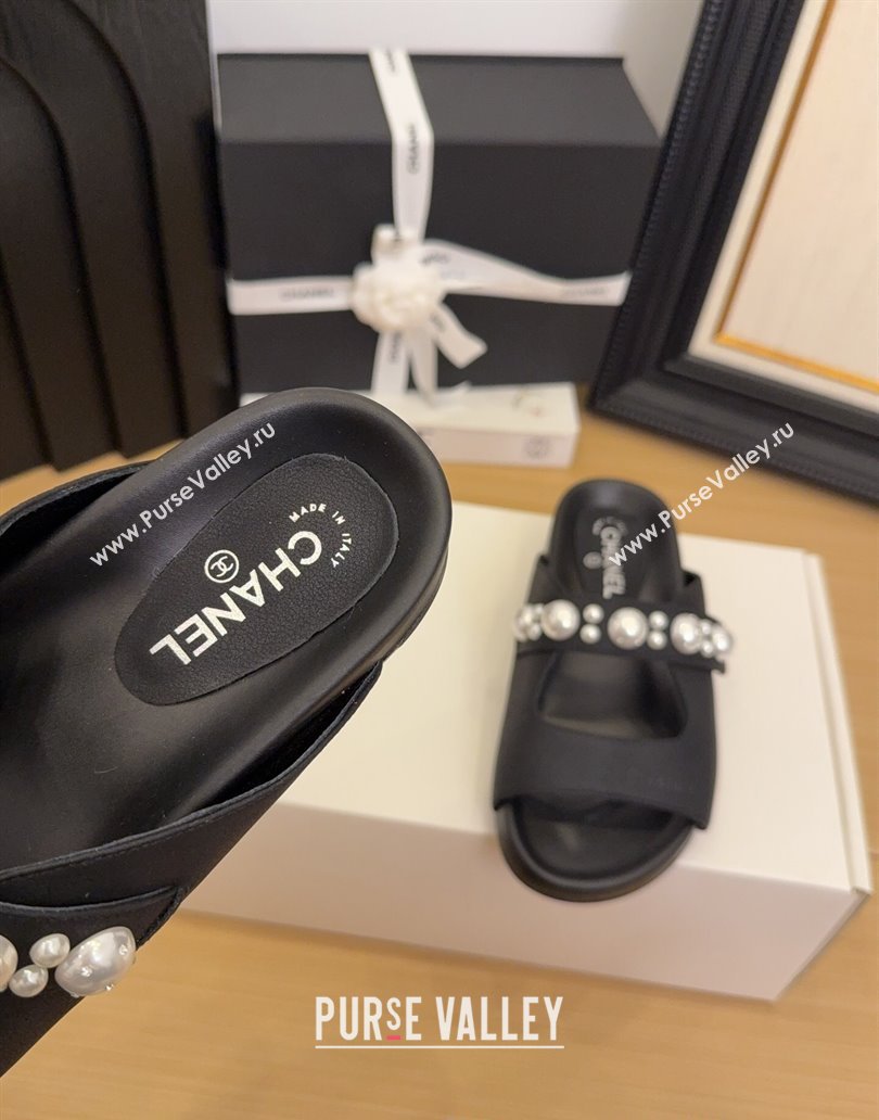 Chanel Calfskin Flat Slides Sandal with Pearls Black 2025 CH041501 (MD-250415018)