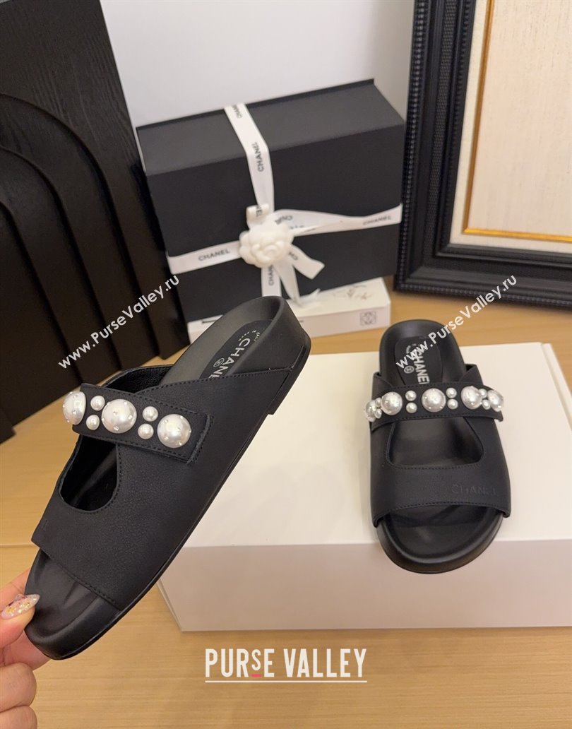 Chanel Calfskin Flat Slides Sandal with Pearls Black 2025 CH041501 (MD-250415018)
