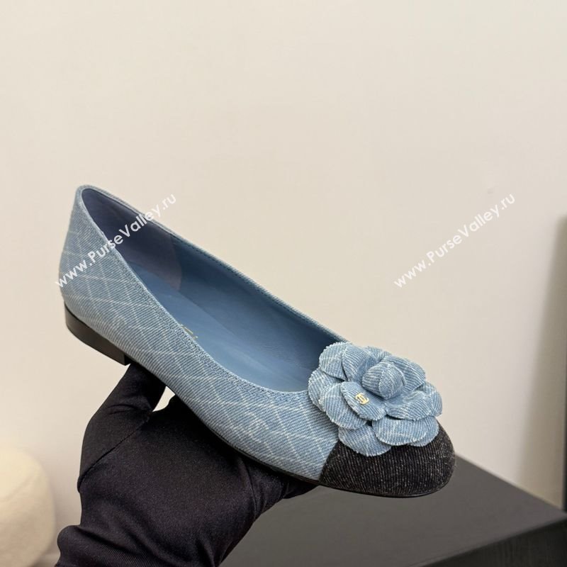 Chanel Quilted Denim Ballet Flats with Camellia Bloom Charm Light Blue 2025 CH101716 (MD-250415143)