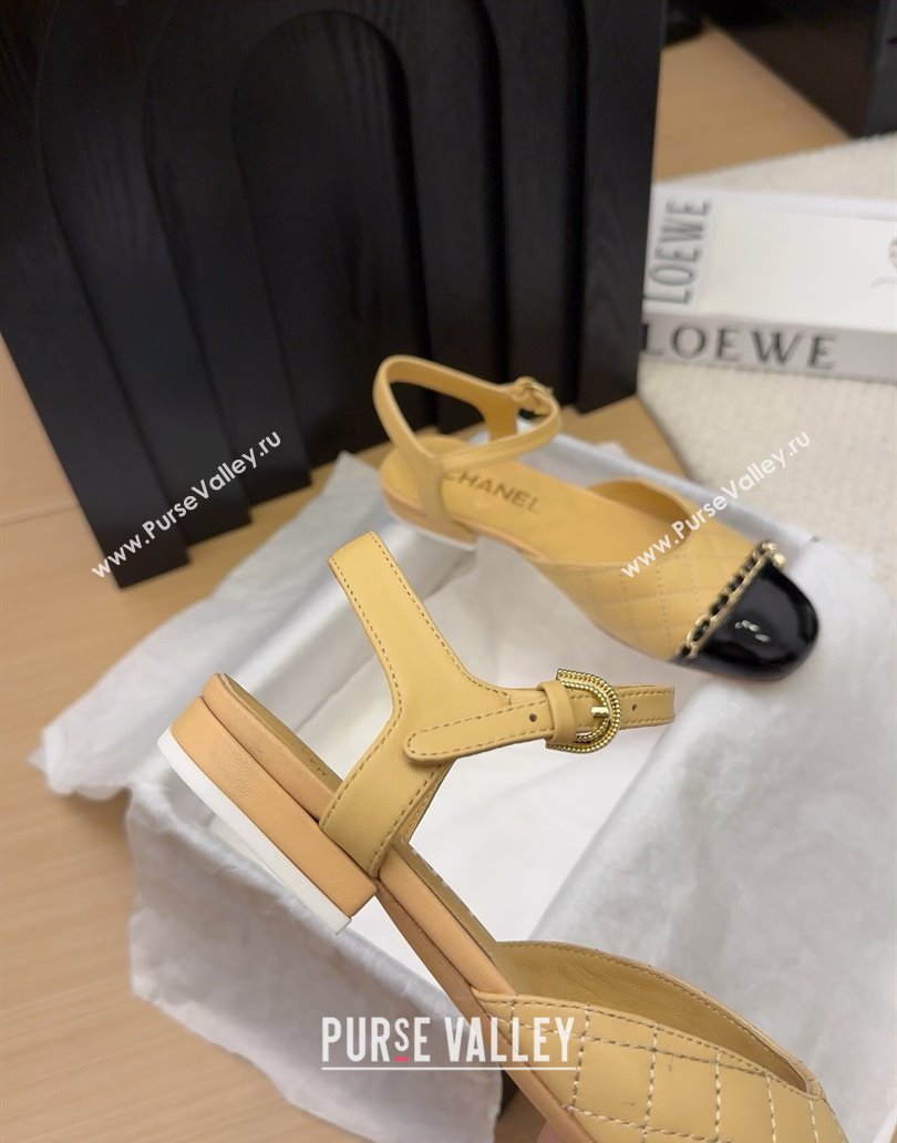 Chanel Quilted Calfskin Patent Flat Sandals with Chain Beige 2025 CH041617 (MD-250416117)