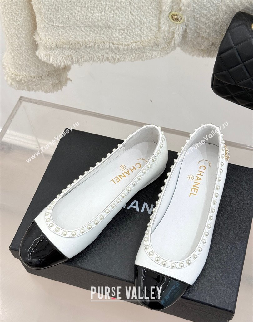 Chanel Lambskin Patent Calfskin Ballet Flats with Pearls White 2025 CH041609 (MD-250416064)