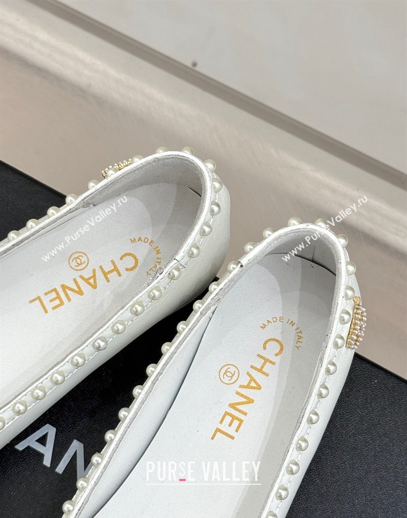 Chanel Lambskin Patent Calfskin Ballet Flats with Pearls White 2025 CH041609 (MD-250416064)
