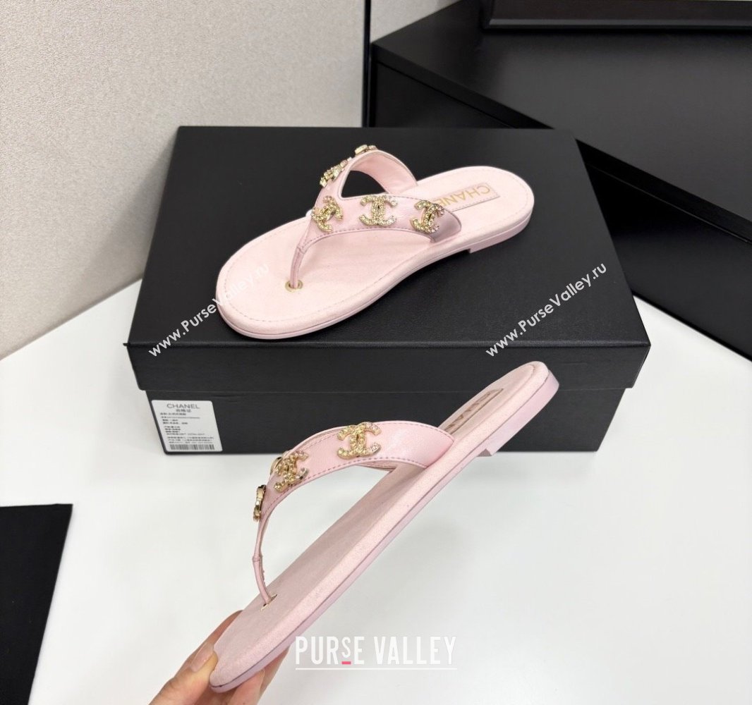 Chanel Lambskin Flat Slide Thong Sandals with CC Charm Light Pink 2025 CH041621 (MD-250416156)