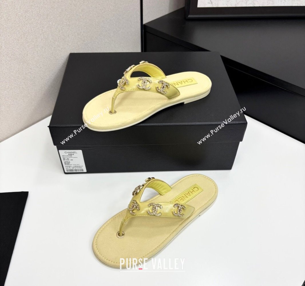Chanel Lambskin Flat Slide Thong Sandals with CC Charm Yellow 2025 CH041621 (MD-250416157)