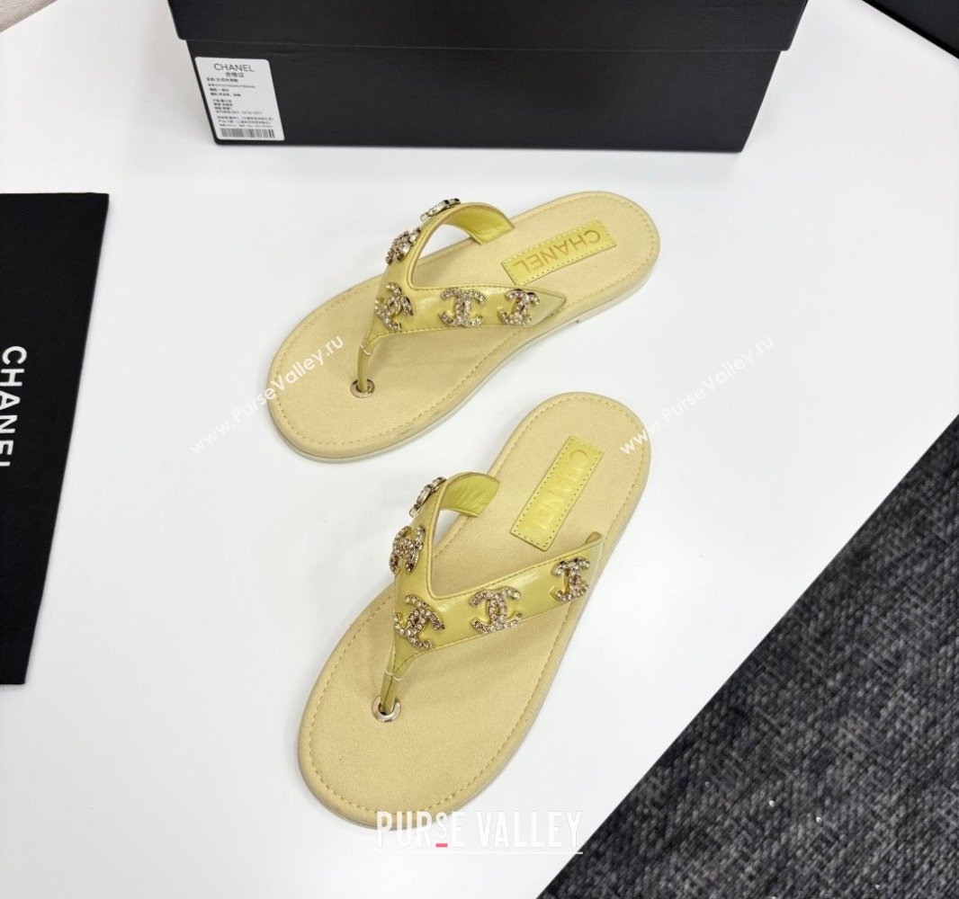 Chanel Lambskin Flat Slide Thong Sandals with CC Charm Yellow 2025 CH041621 (MD-250416157)