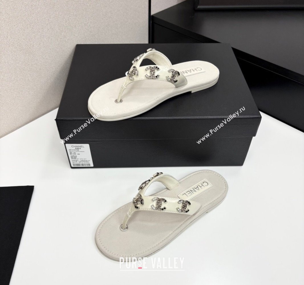 Chanel Lambskin Flat Slide Thong Sandals with CC Charm White 2025 CH041621 (MD-250416159)