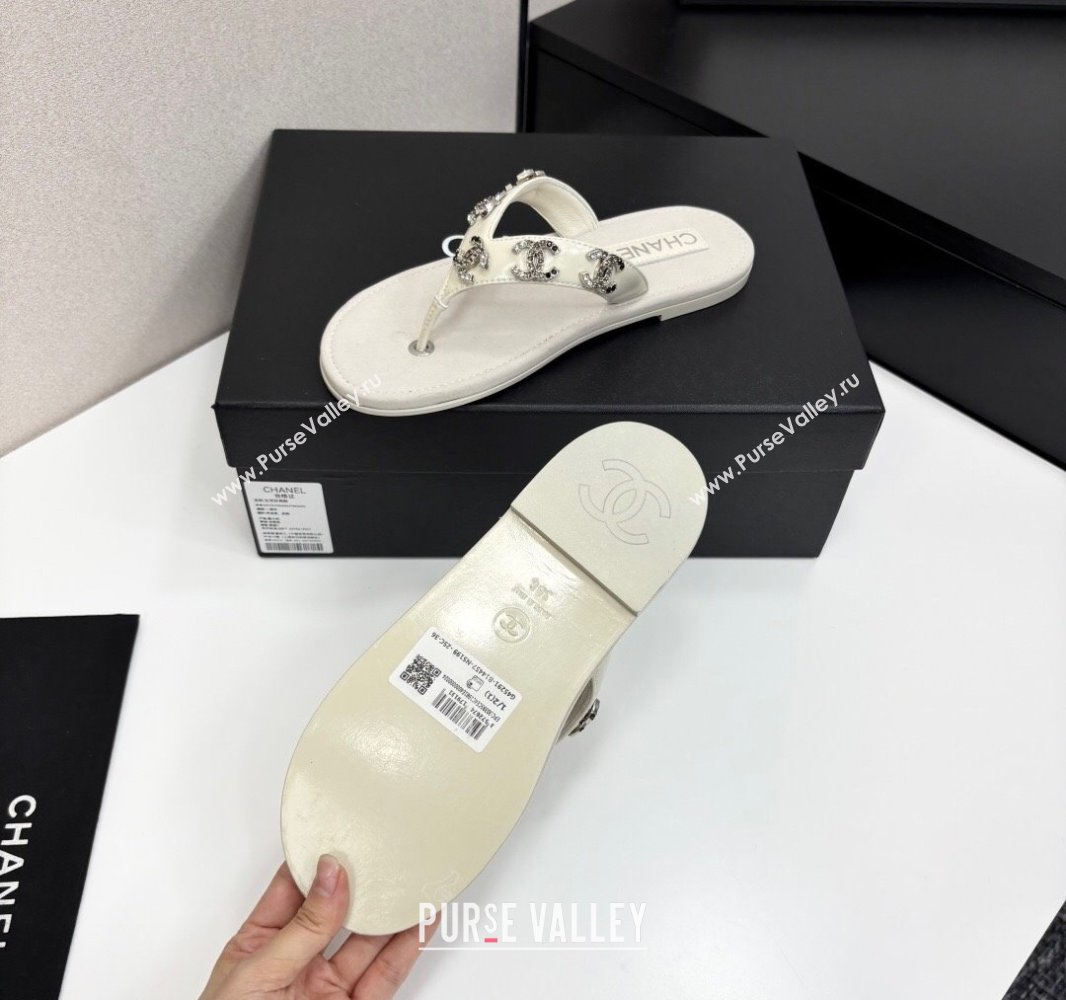 Chanel Lambskin Flat Slide Thong Sandals with CC Charm White 2025 CH041621 (MD-250416159)