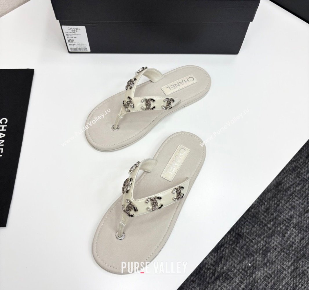 Chanel Lambskin Flat Slide Thong Sandals with CC Charm White 2025 CH041621 (MD-250416159)