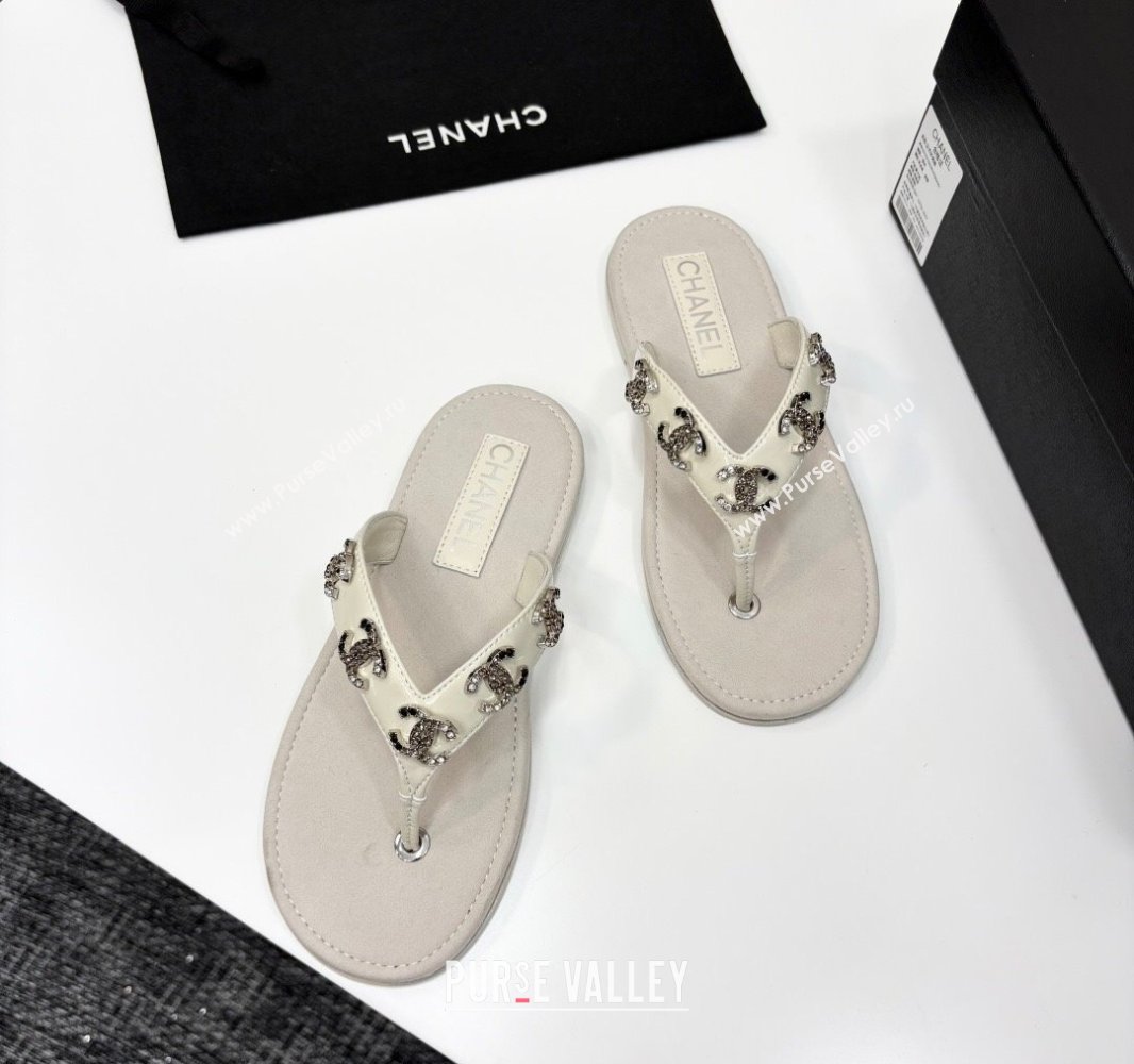 Chanel Lambskin Flat Slide Thong Sandals with CC Charm White 2025 CH041621 (MD-250416159)