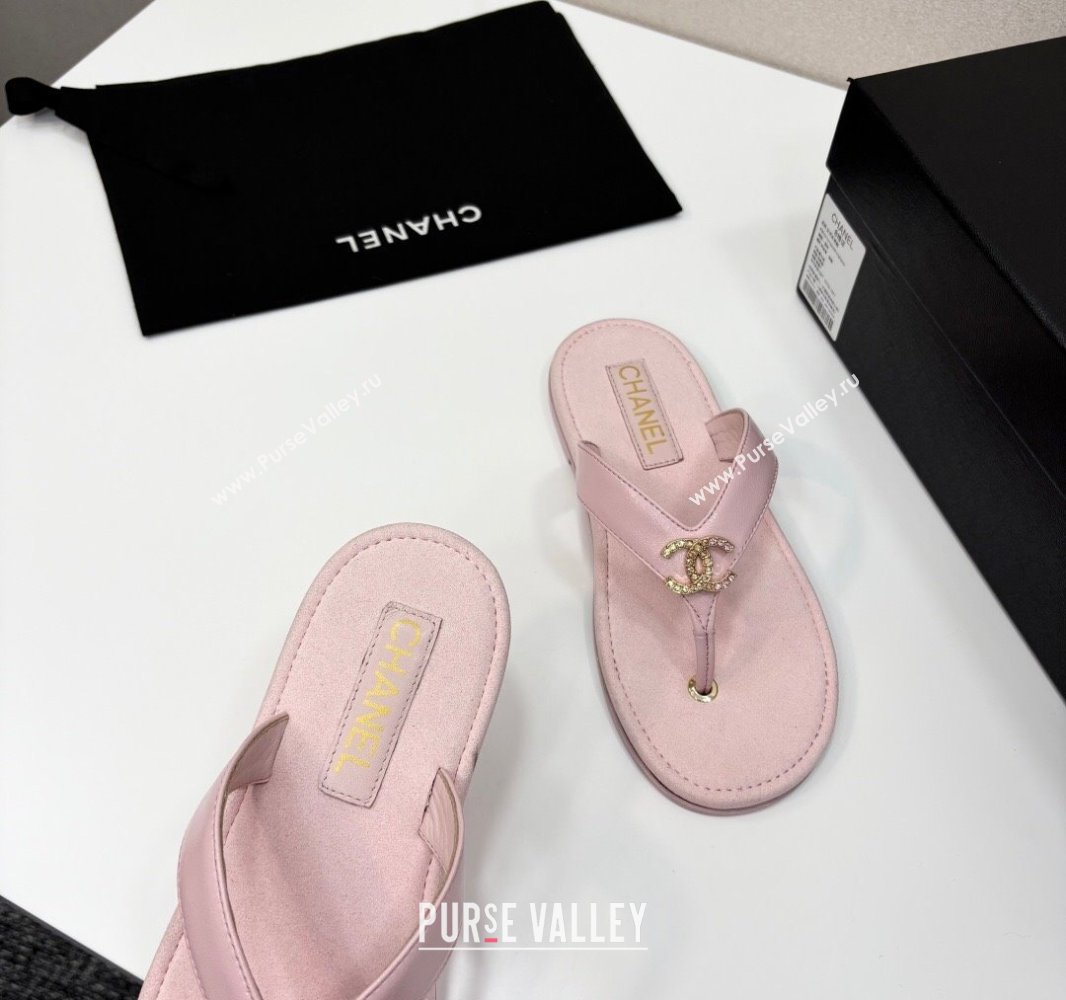 Chanel Lambskin Flat Slide Thong Sandals with Strass CC Light Pink 2025 CH041621 (MD-250416163)