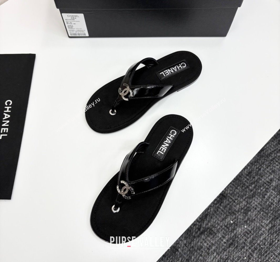 Chanel Lambskin Flat Slide Thong Sandals with Strass CC Black 2025 CH041621 (MD-250416165)