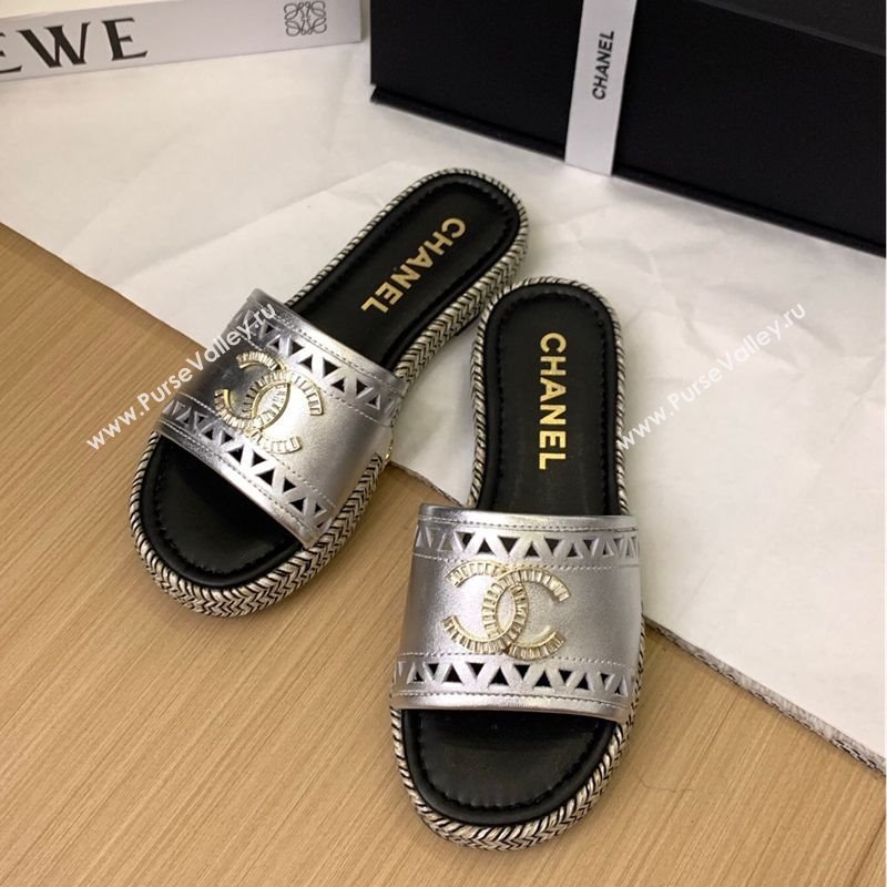 Chanel Cutout Calfskin Flat Slides Sandal Silver 2025 CH041611 (MD-250416081)