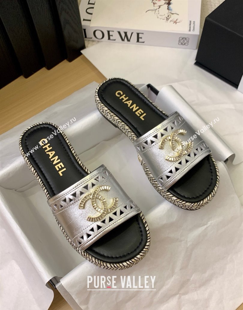 Chanel Cutout Calfskin Flat Slides Sandal Silver 2025 CH041611 (MD-250416081)