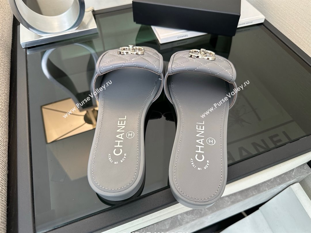 Chanel Quilted Lambskin Flat Slides Sandal with Foldover G45474 Grey/Silver 2025 (MD-250415089)