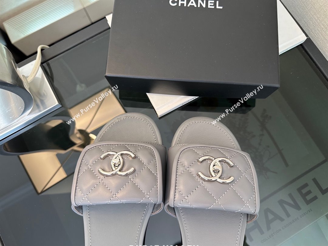 Chanel Quilted Lambskin Flat Slides Sandal with Foldover G45474 Grey/Silver 2025 (MD-250415089)