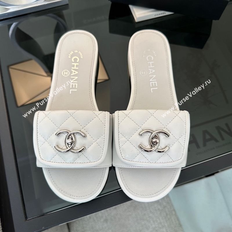 Chanel Quilted Lambskin Flat Slides Sandal with Foldover G45474 White/Silver 2025 (MD-250415088)