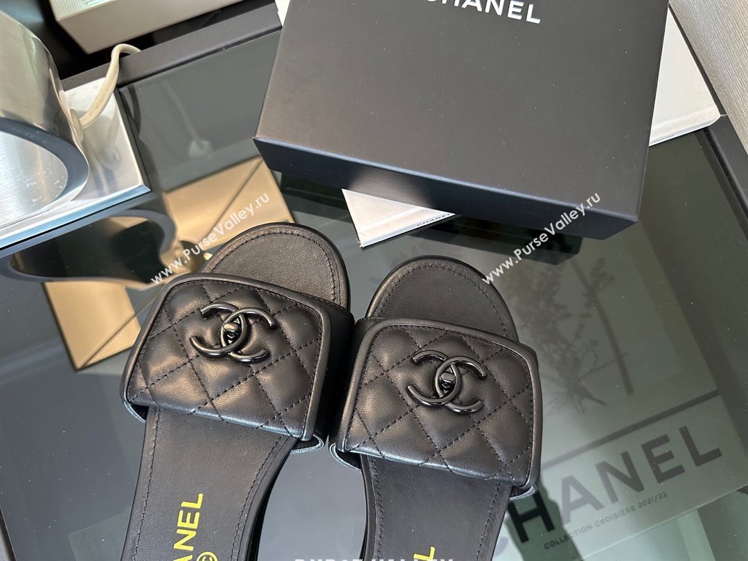 Chanel Quilted Lambskin Flat Slides Sandal with Foldover G45474 All Black 2025 (MD-250415092)