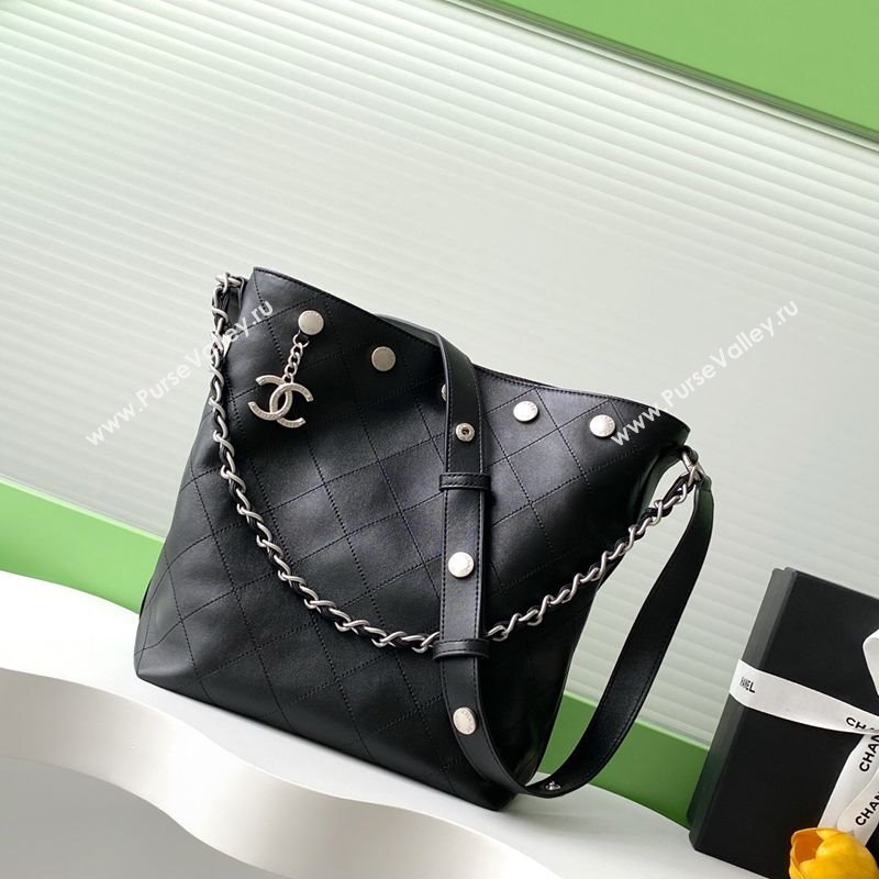 Chanel Large Bucket Bag in Shiny Lambskin AS5406 Black/Silver 2025 (yezi-250526093)