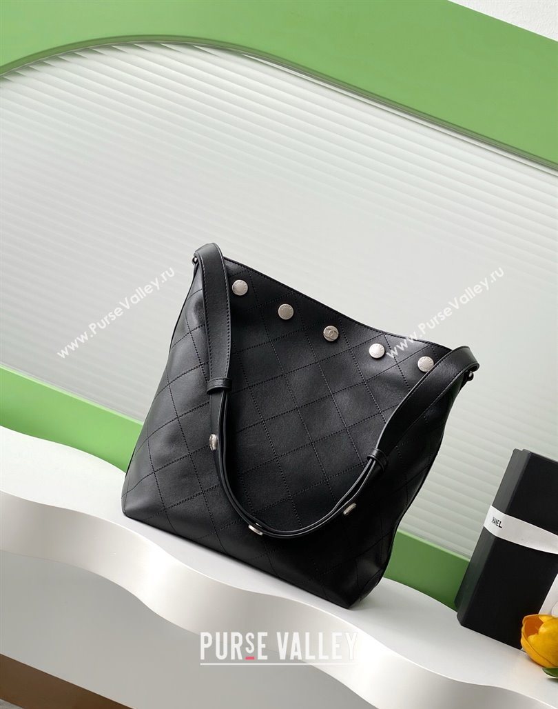 Chanel Large Bucket Bag in Shiny Lambskin AS5406 Black/Silver 2025 (yezi-250526093)