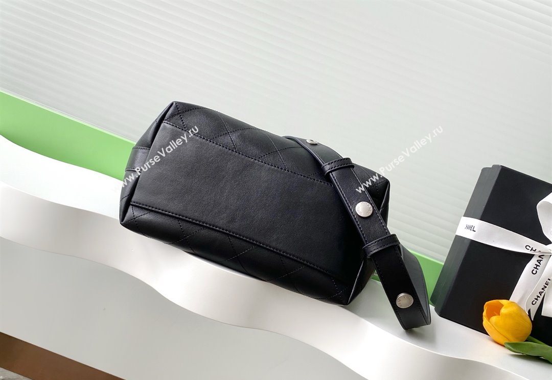 Chanel Large Bucket Bag in Shiny Lambskin AS5406 Black/Silver 2025 (yezi-250526093)