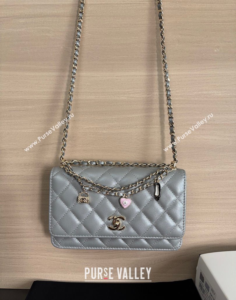 Chanel Pearly Lambskin on Chain with Logo Charm Grey 2025 AP4537 (yezi-250526027)