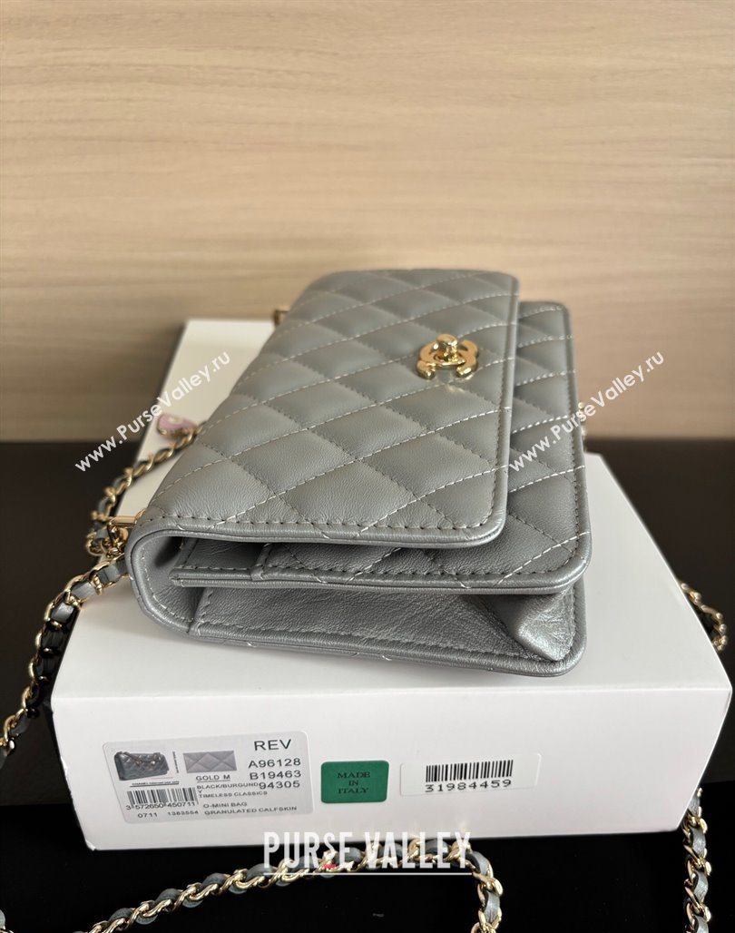 Chanel Pearly Lambskin on Chain with Logo Charm Grey 2025 AP4537 (yezi-250526027)