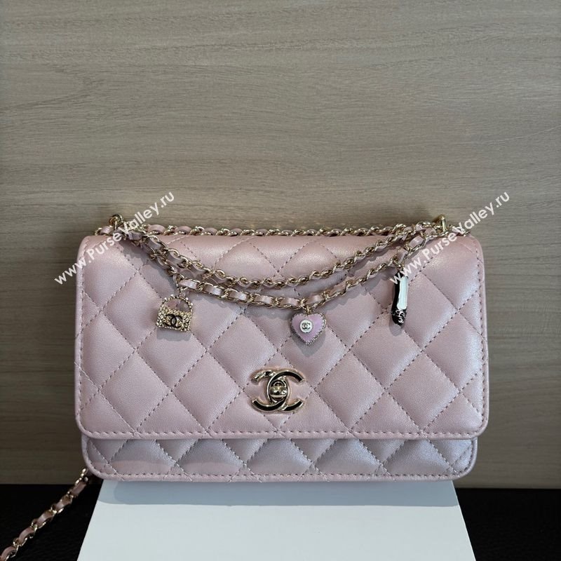 Chanel Pearly Lambskin on Chain with Logo Charm Pink 2025 AP4537 (yezi-250526028)
